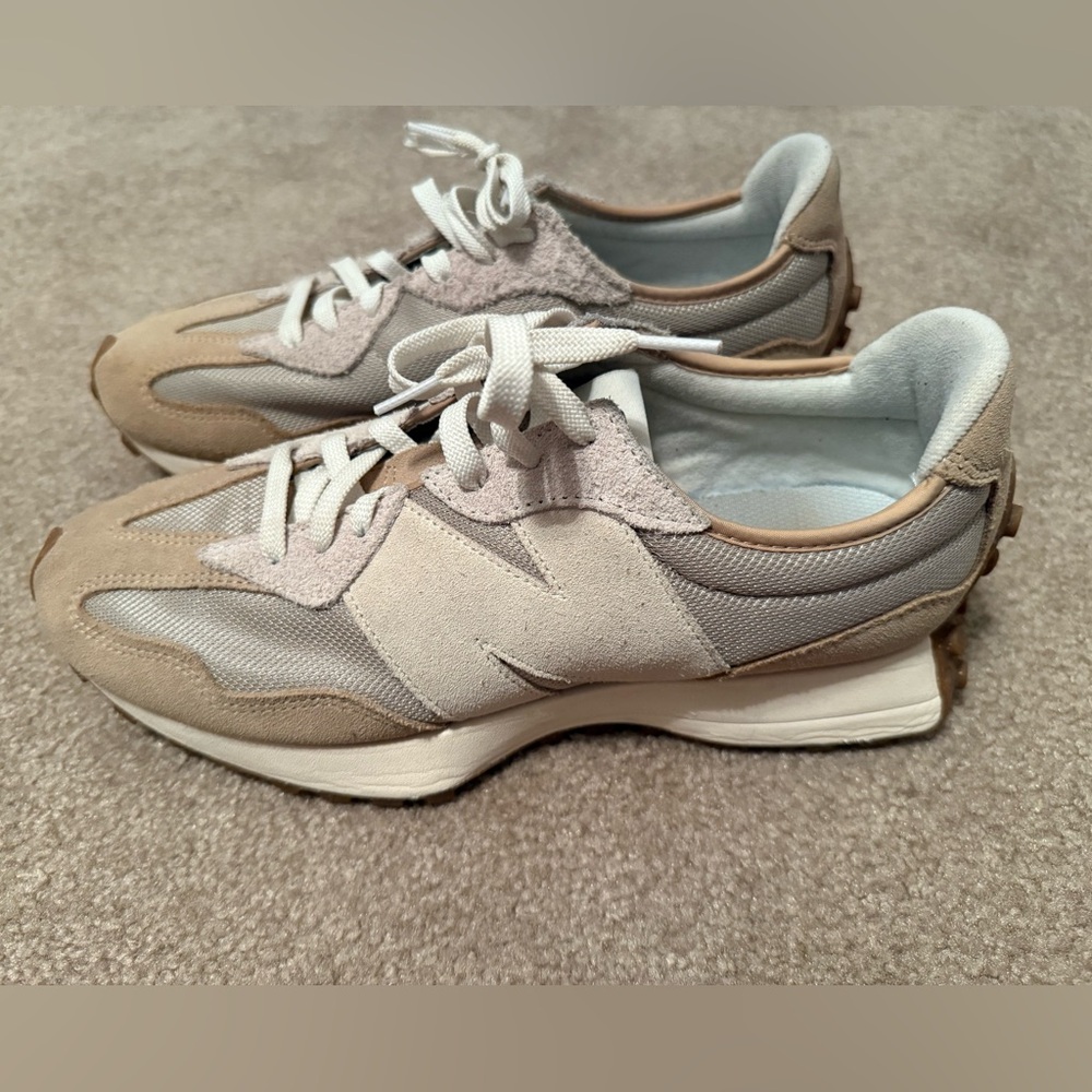 New Balance 327